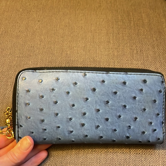 Blue faux ostrich zippered woman’s wallet - Picture 2 of 5